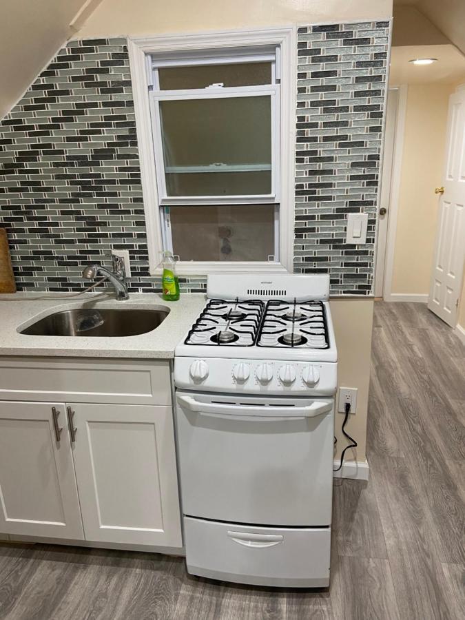 A Comfortable Room New York Bagian luar foto
